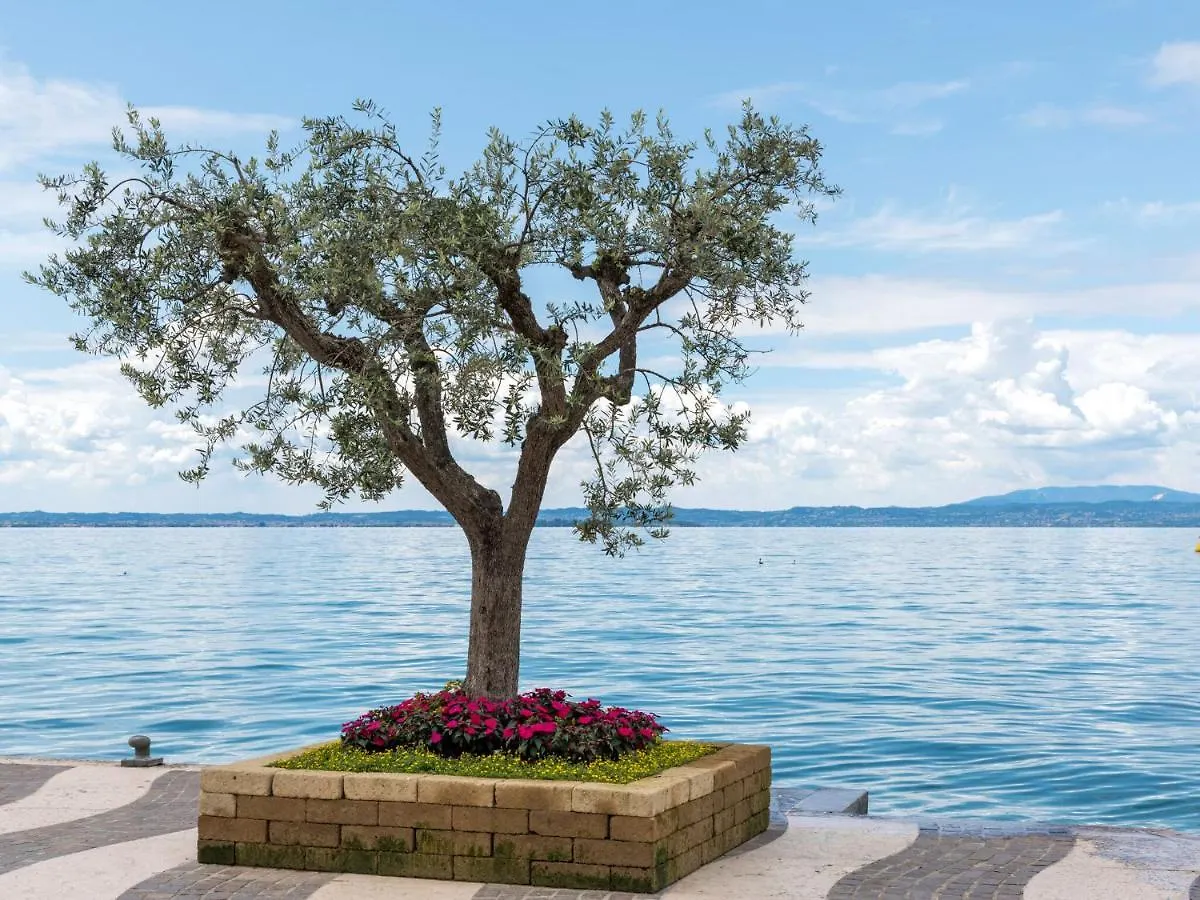 Semesterbostad Belvilla By Oyo Near Lazize, With Garden Lazise